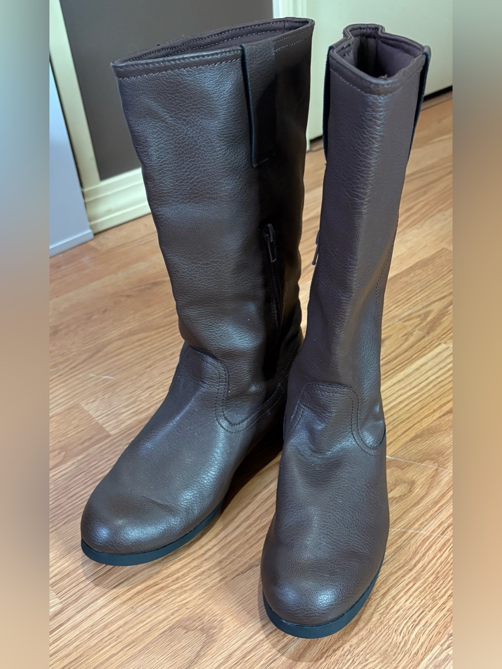 Classic Women's Boots - Brown